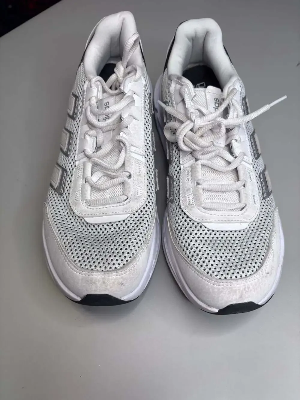 adidas Astrastar Women's Running Shoes - White/Grey/Black size 10